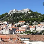 Haracic * Hvar Town