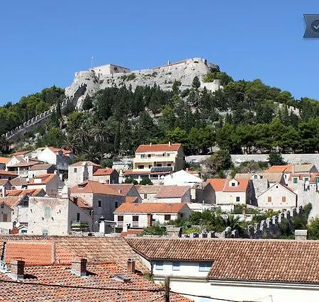 Haracic * Hvar Town